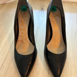 Sam Edelman black pumps